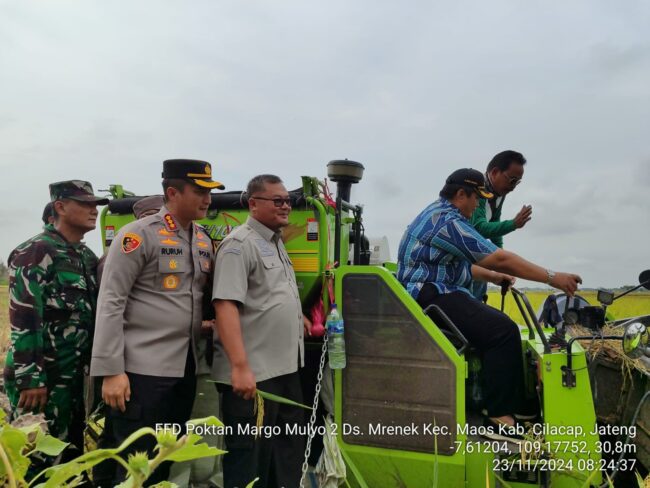 Kegiatan Penerapan Pengelolaan Hama Terpadu di Cilacap Hasilkan Produksi Padi 10 Ton per Hektar