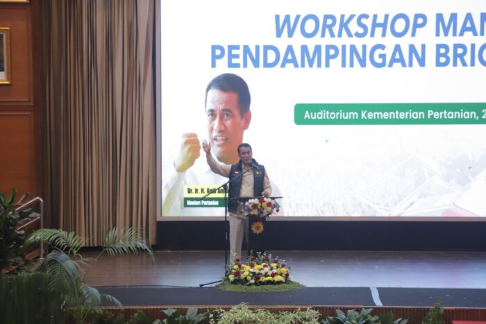 Optimistis Wujudkan Swasembada Pangan, Mentan Amran Siapkan Mentor dan Pendamping untuk Petani Milenial