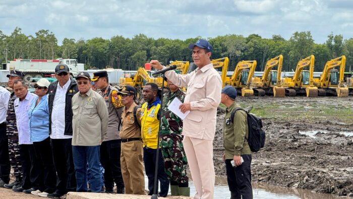 Mentan Ajak Pemuda Wanam Bertani Modern agar kian Sejahtera