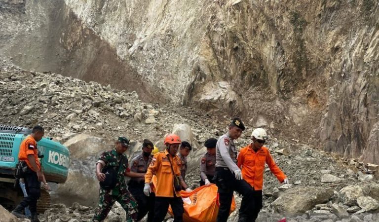 ESDM Sebut Longsor di Cirebon Berada di Zona Kerentanan Gerakan Tanah Tinggi