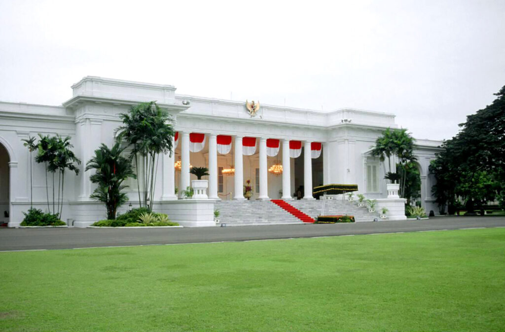 Istana Kaji Status Bulog di Tengah Wacana Dilebur dengan Bapanas