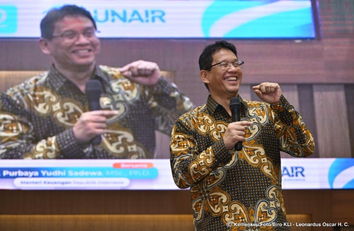 Purbaya Sontek Filosofi Ekonom Soemitro di Dies Natalis ke-71 Unair