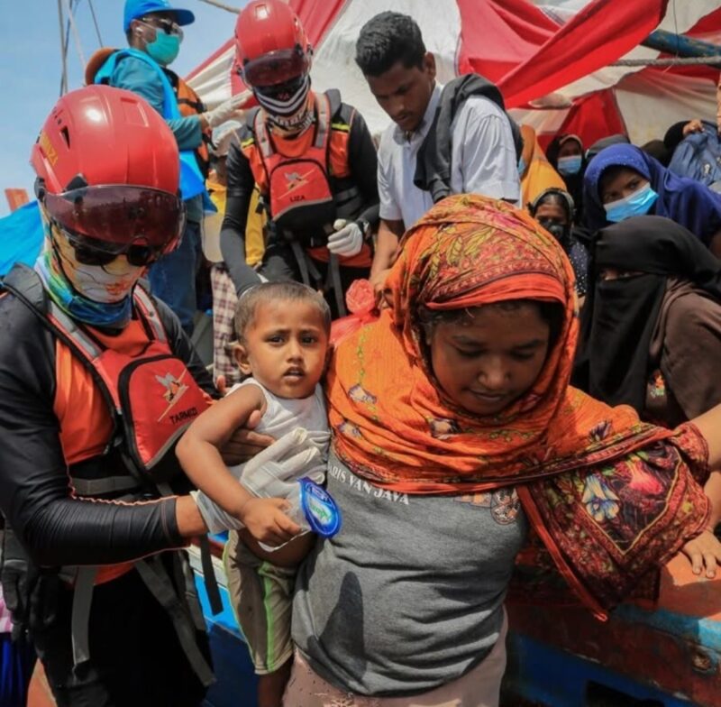 Kenapa Pencari Suaka tak Langsung Dideportasi? 