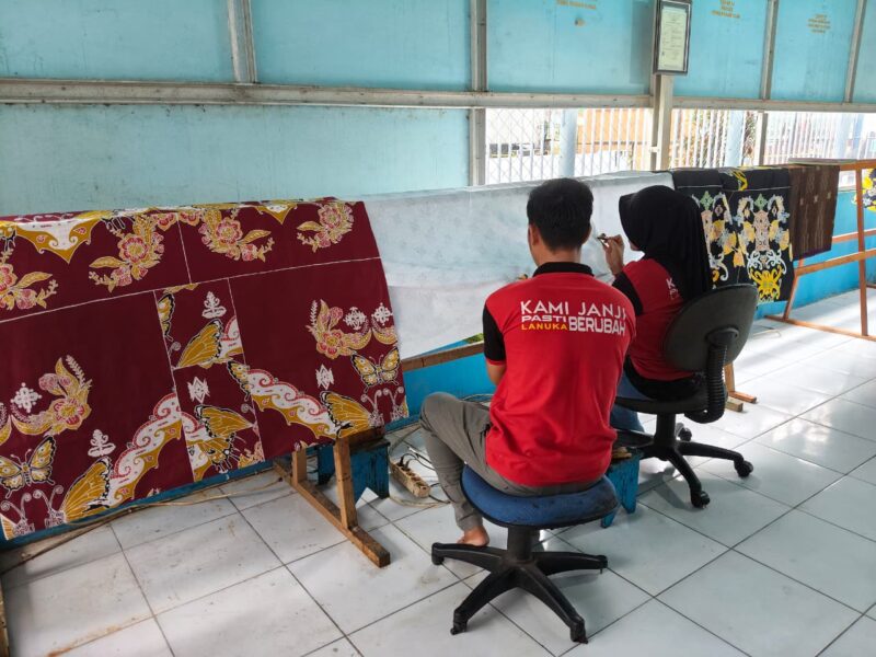 Di Balik Tembok, Lahir Karya Mendunia