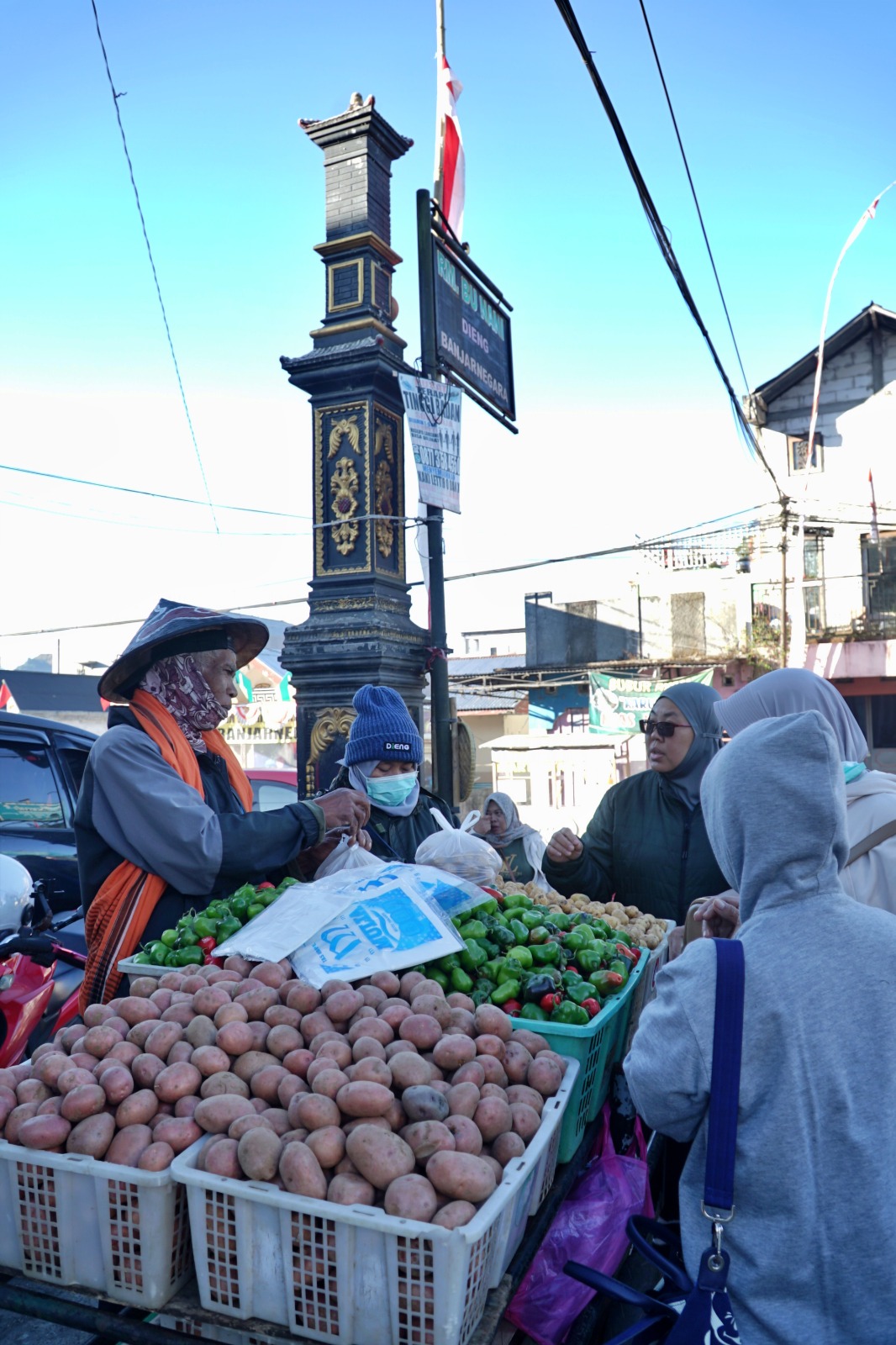 Geliat Ekonomi Kerakyatan Pedagang Sayur Mayur Lokal di Dieng